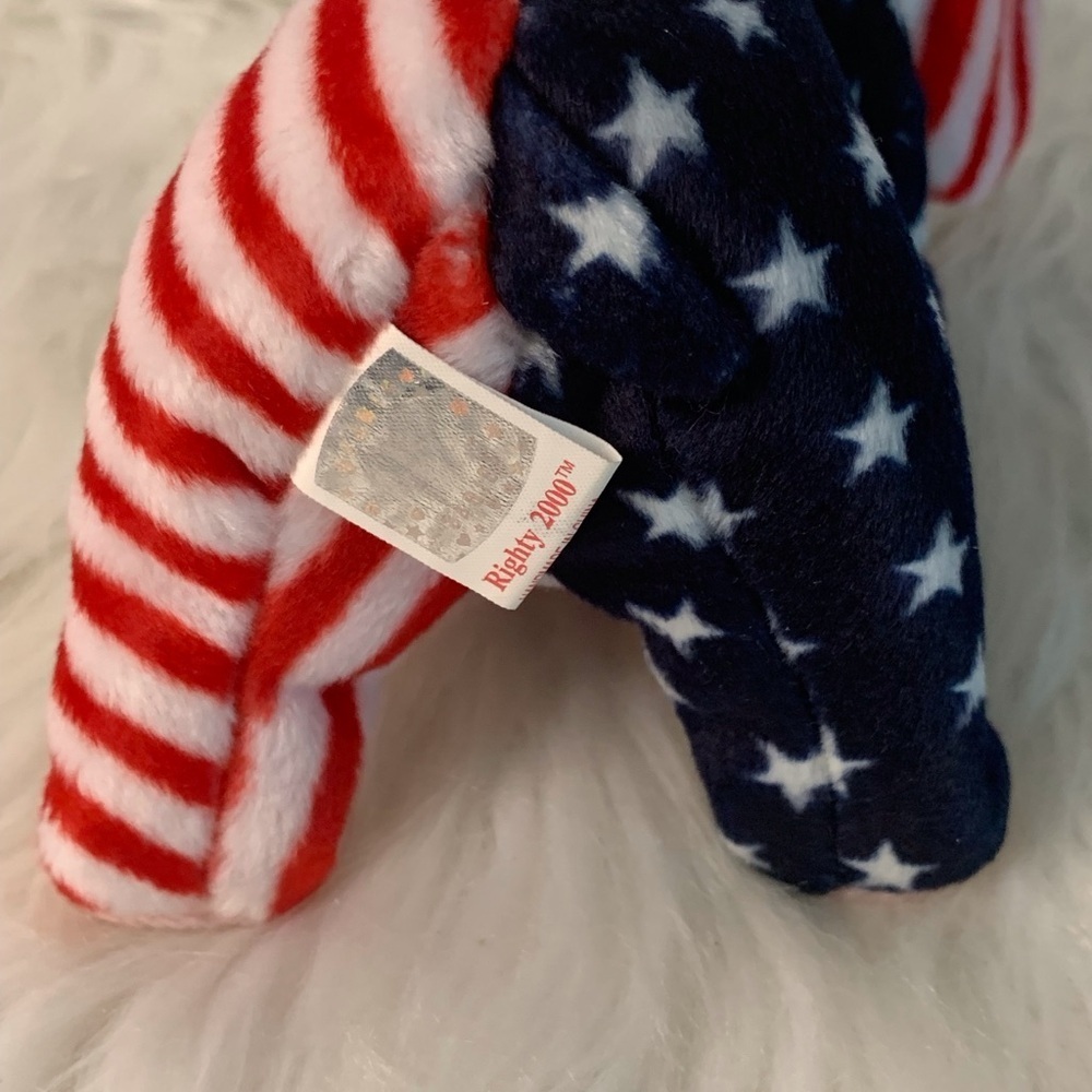 Ty (13) Righty 2000 Red and White Stuffed Animal Plush Toy - Picture 5 of 15